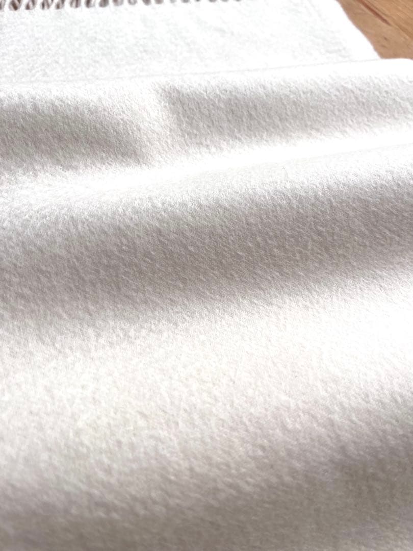 ジョンストンズ　カシミア大判ストール　ホワイト