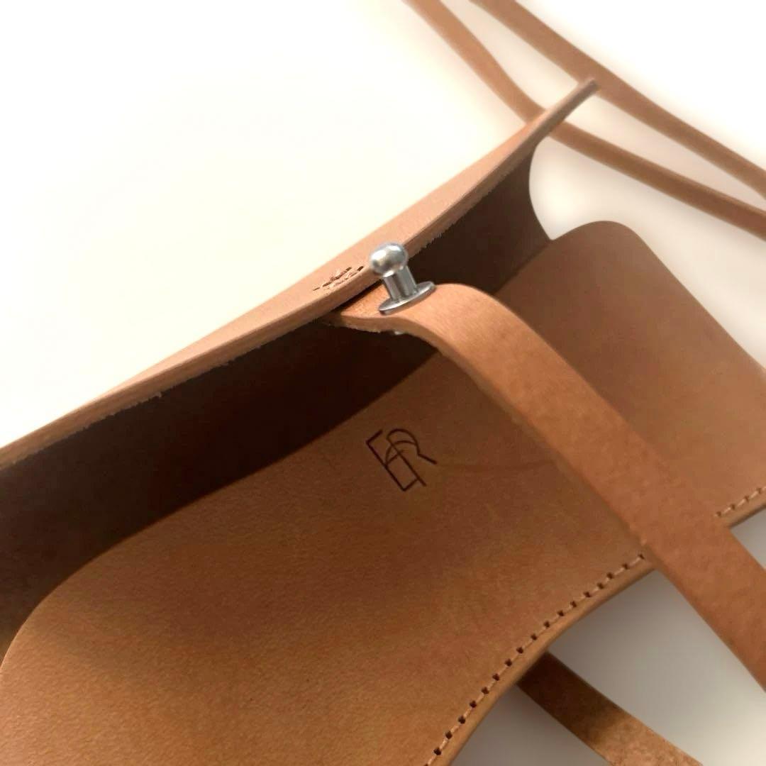 ETRE タンドレザーサングラスケース　ベージュ