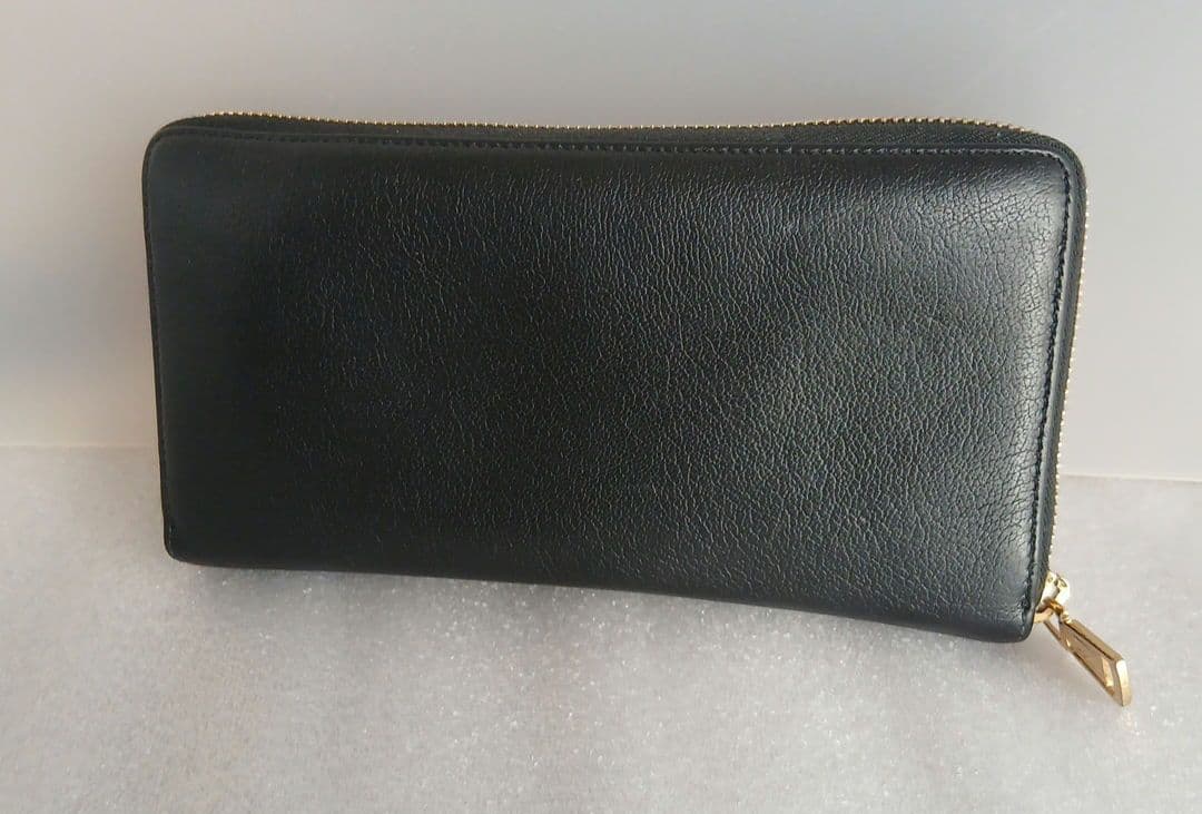 イヴ・サンローランYSL 黒 レザー 長財布 ゴールドジッパー