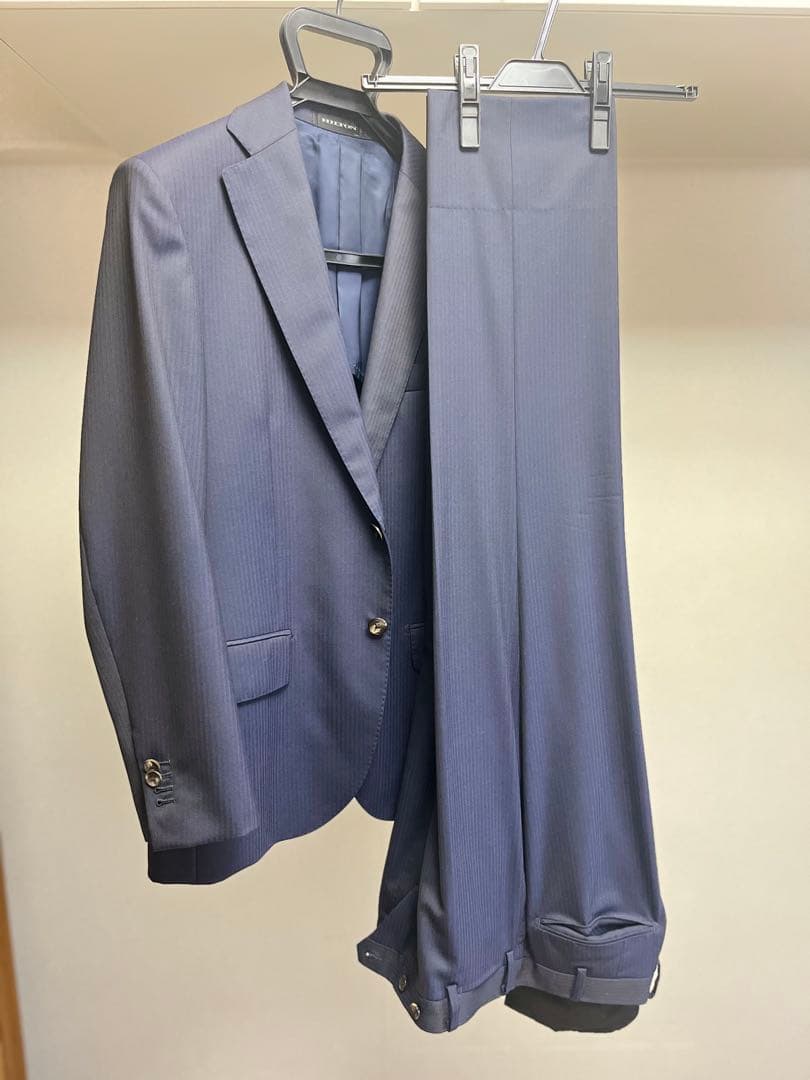HILTON ヒルトン ネイビー スーツA4 CERRUTI