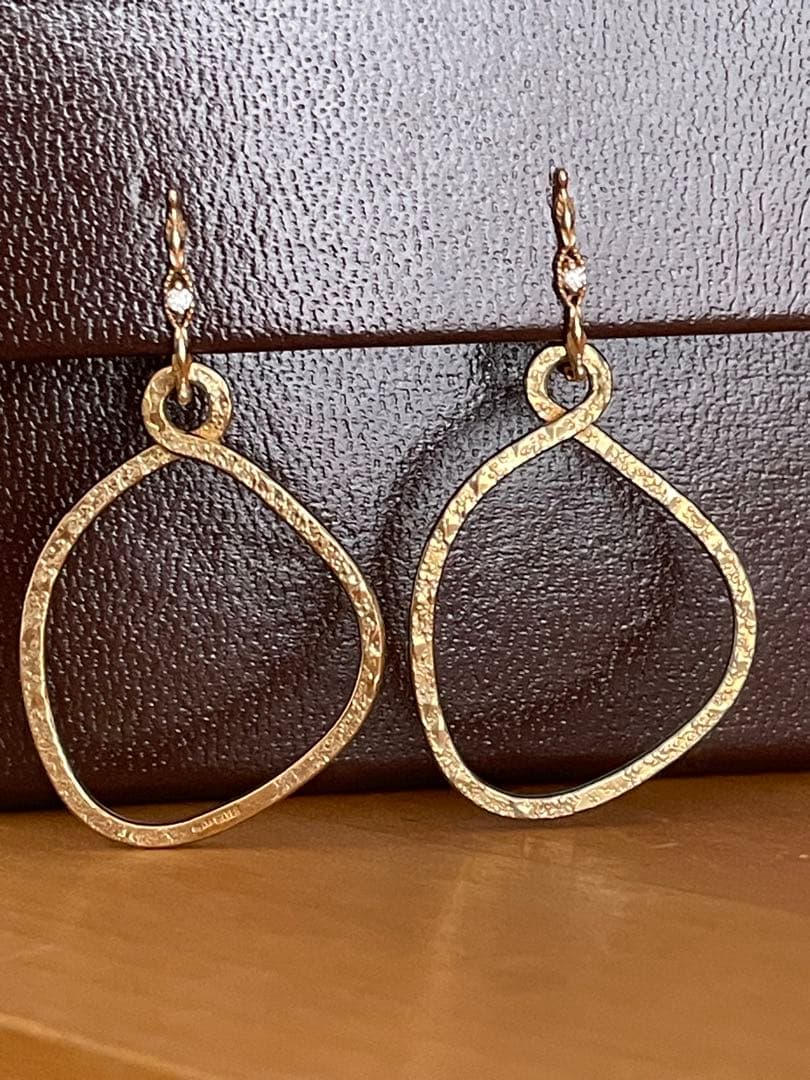 agete チャーム　イヤリング　ピアス　ゴールド