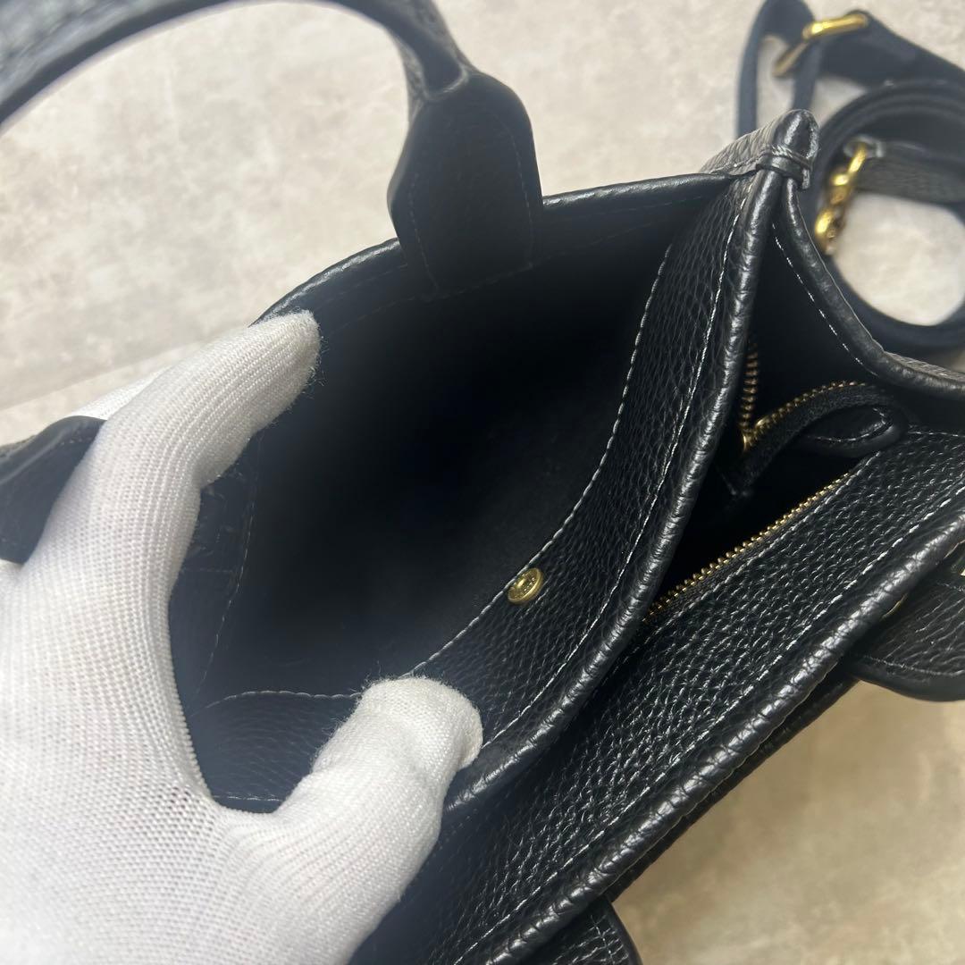 新品同様 コーチ レザー ロゴ 刺繍 カーゴトート ハンド バッグ チャーム付