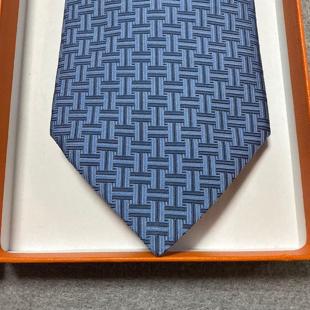美品　エルメス　ネクタイ　青紺　H柄 シルクジャガード