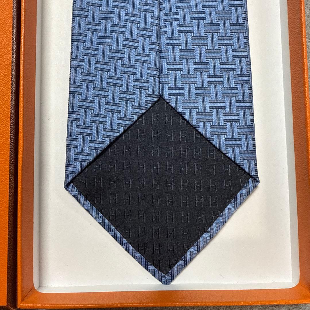 美品　エルメス　ネクタイ　青紺　H柄 シルクジャガード