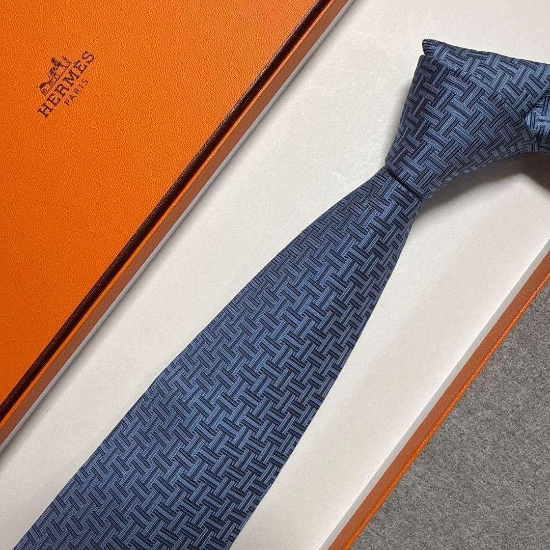 美品　エルメス　ネクタイ　青紺　H柄 シルクジャガード