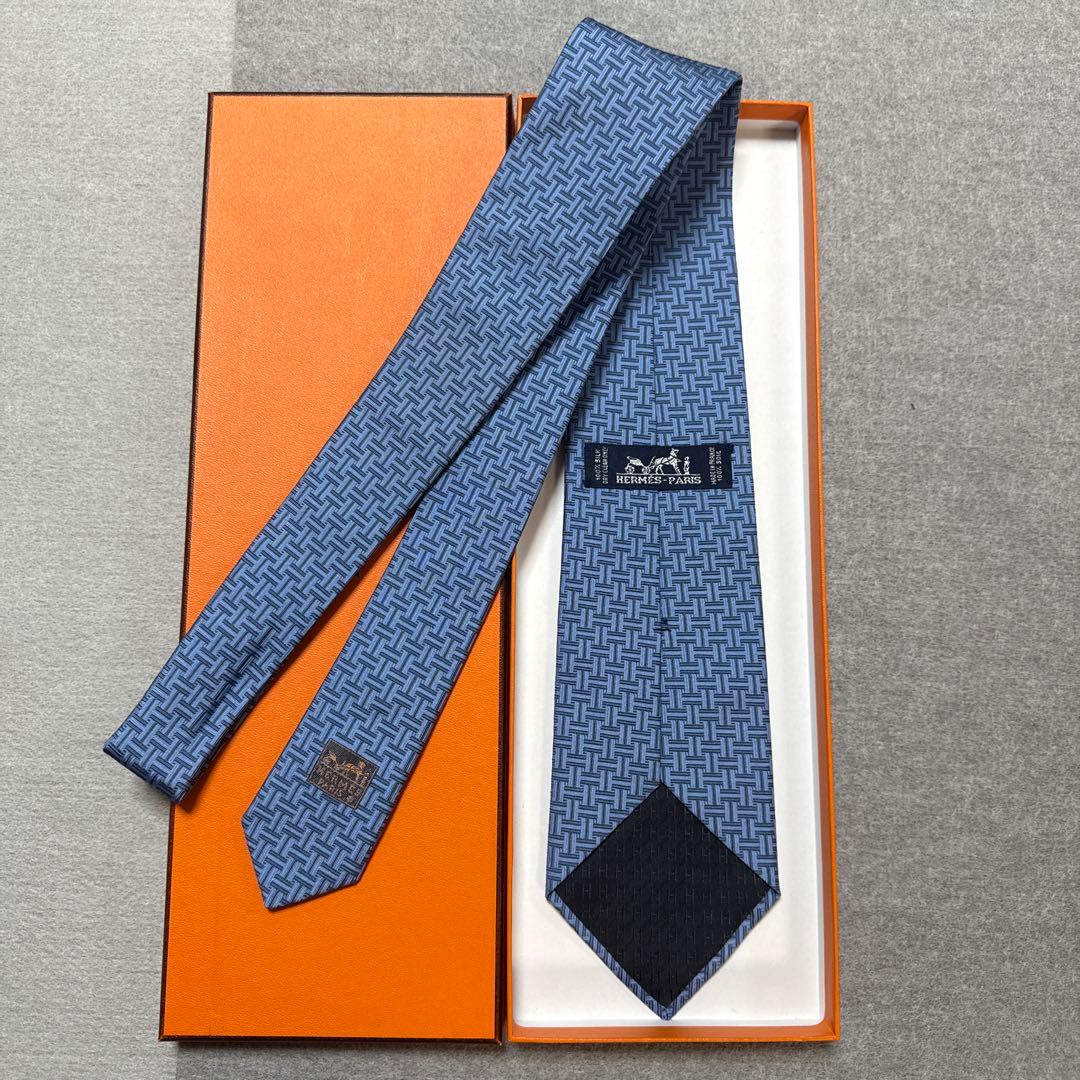美品　エルメス　ネクタイ　青紺　H柄 シルクジャガード