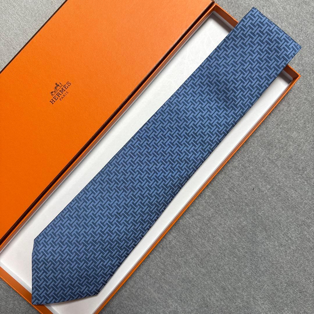 美品　エルメス　ネクタイ　青紺　H柄 シルクジャガード