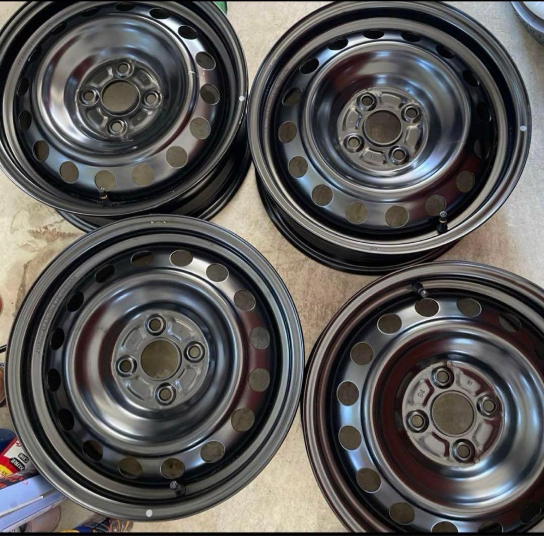 トヨタアクアMXPK11 15インチ ホイール4本セット 15X6J ナット付き