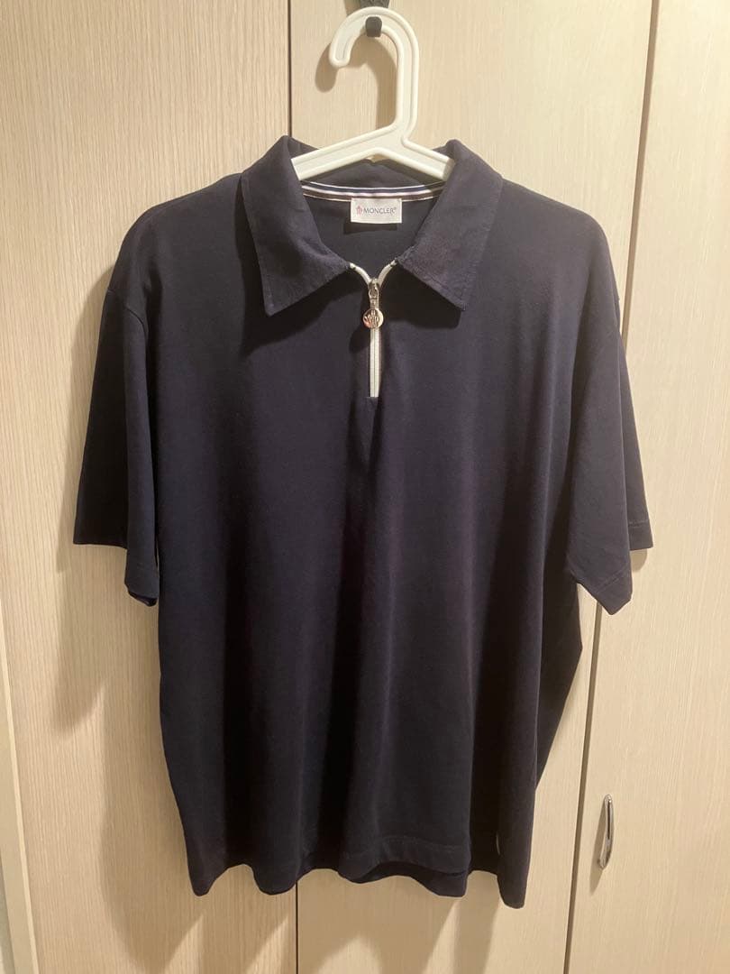 桐生一馬 　MONCLER ネイビー ポロシャツ