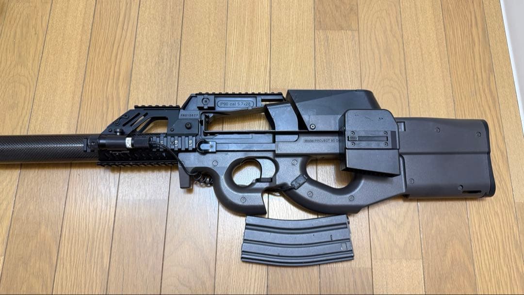 電動ガン P−90付き