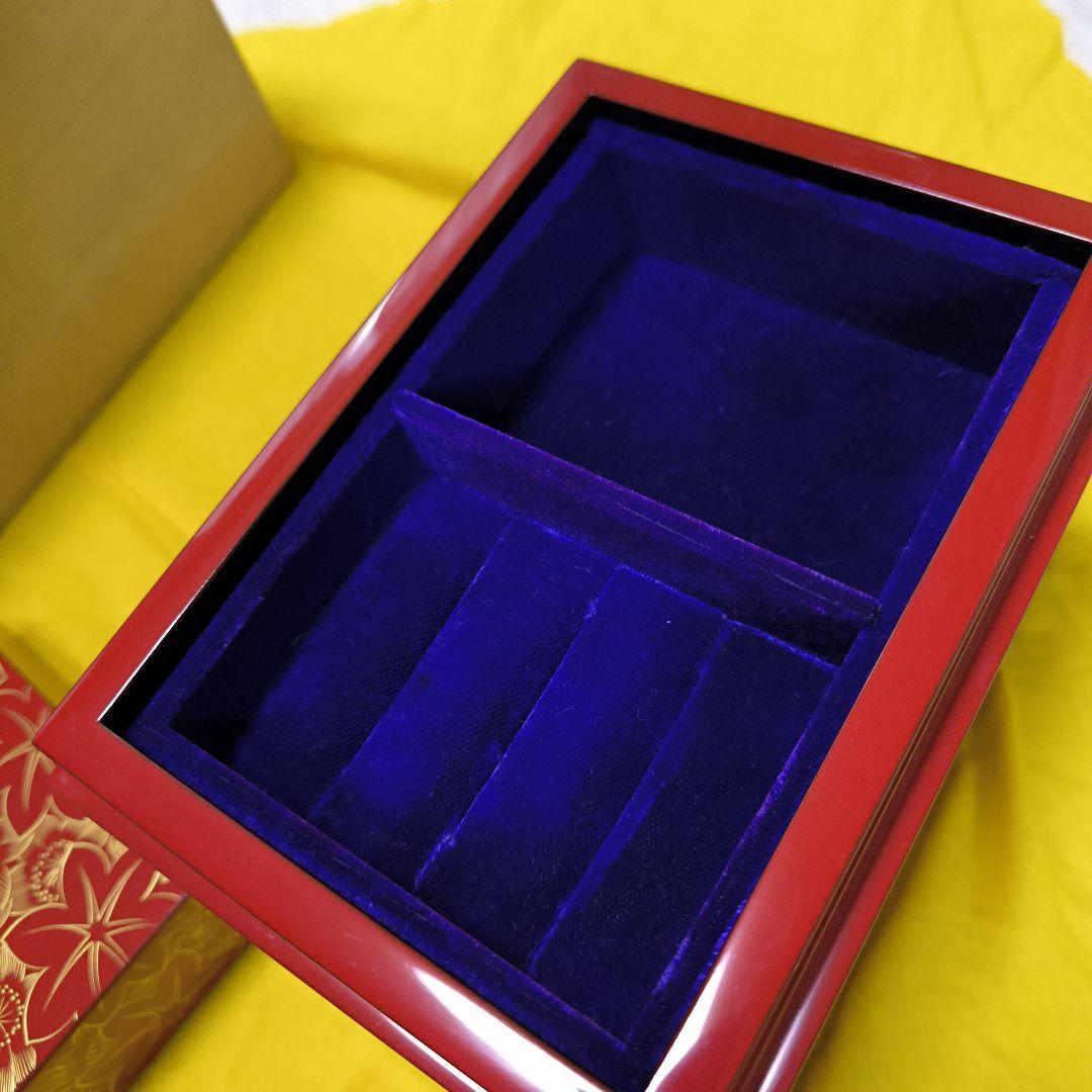 輪島塗　漆器 宝石箱 ジュエリーケース　赤と金の花模様　ジュエリーボックス