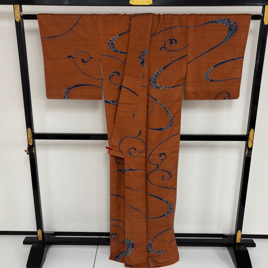 み*し様 結城紬 裄67 織りに染め 唐草模様 真綿 正絹 AK-5255