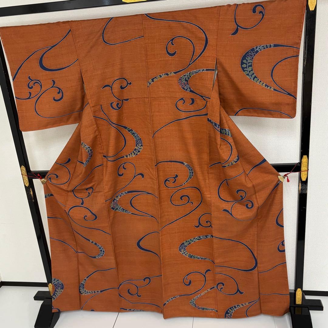 み*し様 結城紬 裄67 織りに染め 唐草模様 真綿 正絹 AK-5255