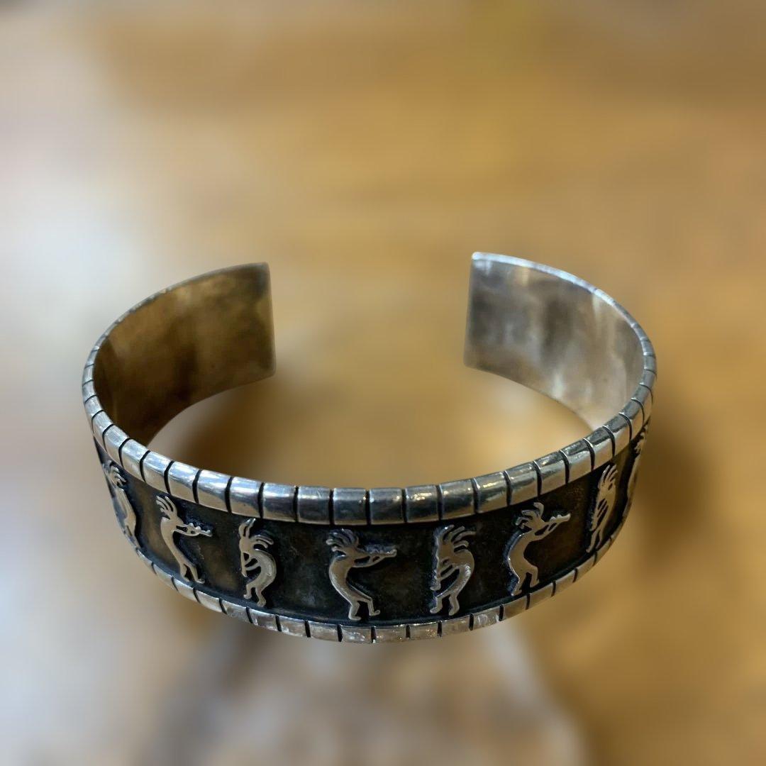 インディアンジュエリー　ココペリ　バングル