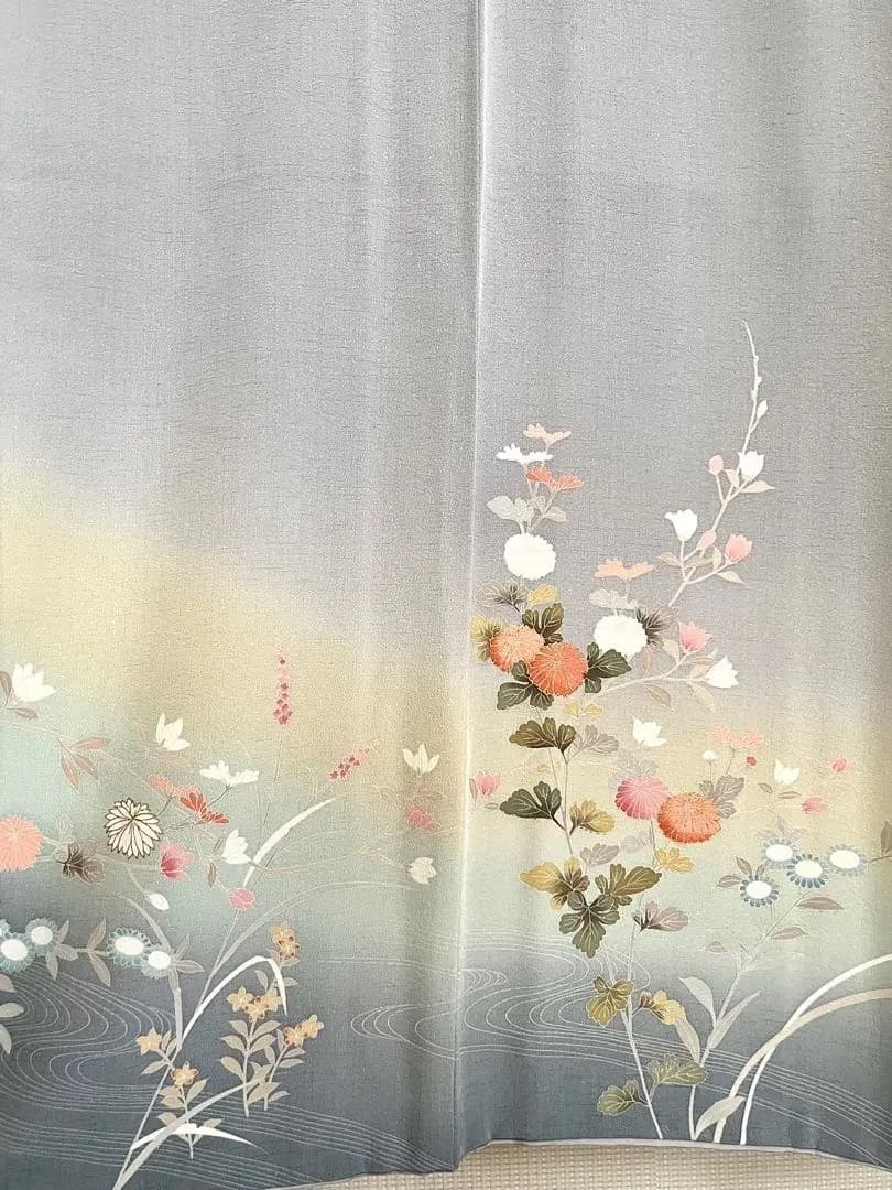 上品聡明なお色柄 上質正絹訪問着 美しい四季の花々 淡い色調グラデーション