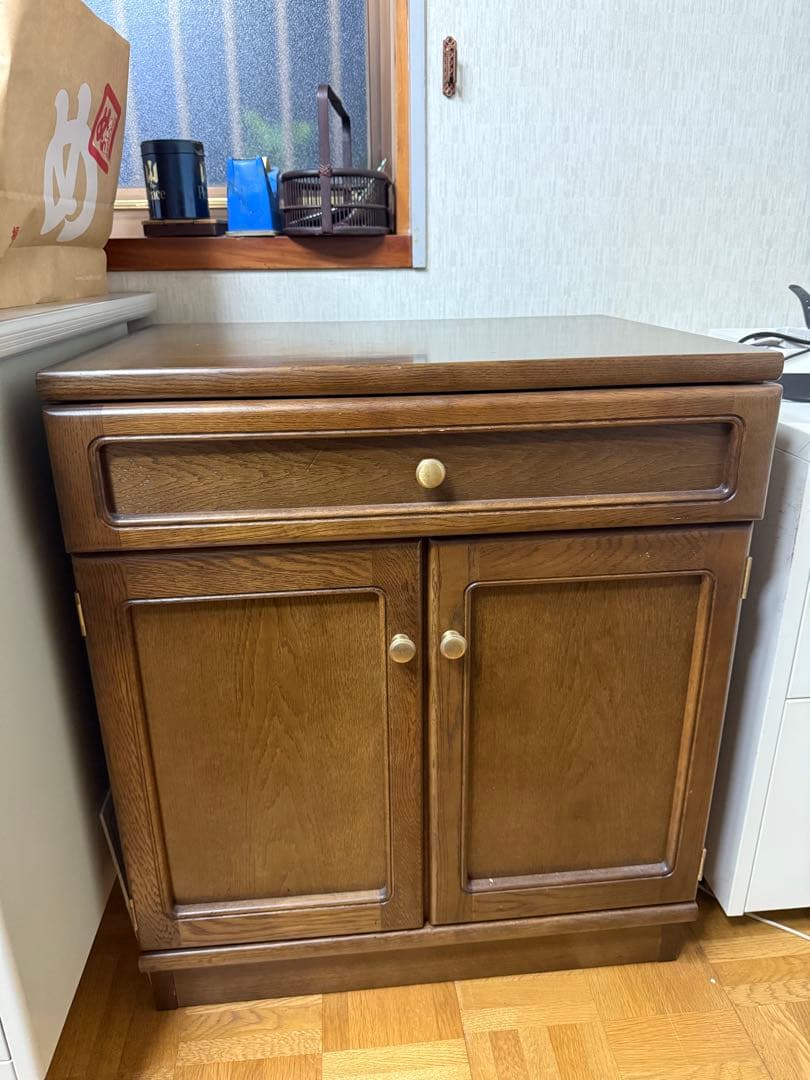 両開き　収納棚　収納　カリモク