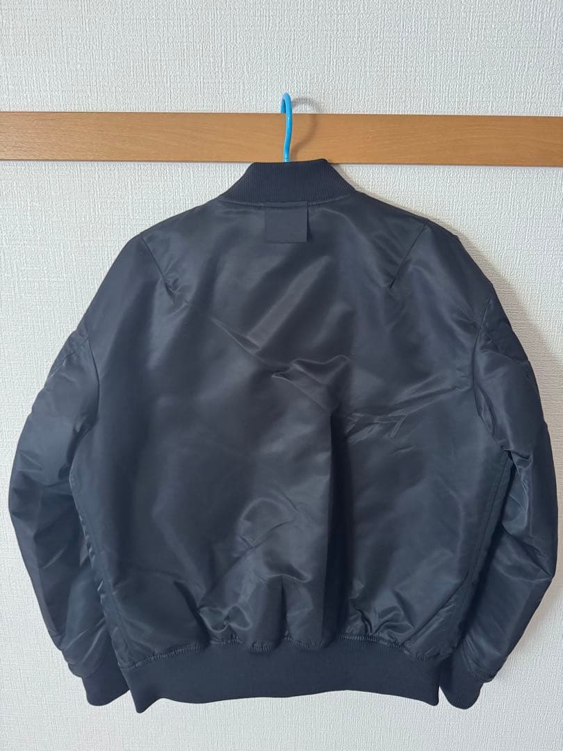 +J UNIQLO ジルサンダー ハイブリッドダウンオーバーサイズMA-1