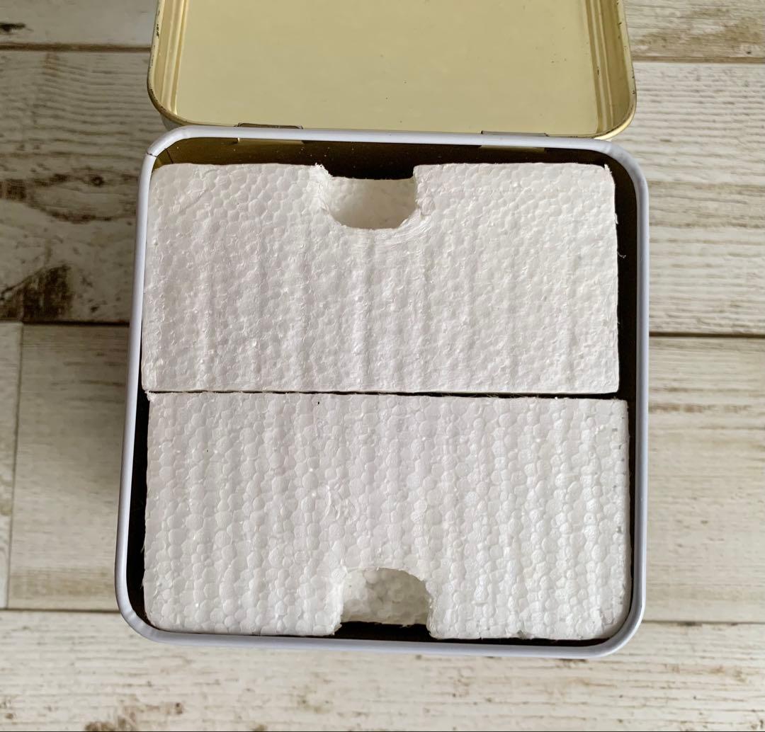 子猫をブラッシングするタビタ奥さん フィギュリン ピーターラビット 置物