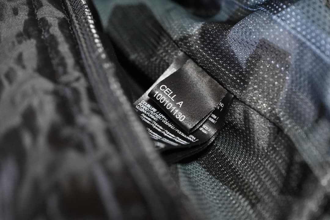 ＩＸＯＮ　イクソン　ＣＥＬＬ　Ａ　アジアＸＬサイズ