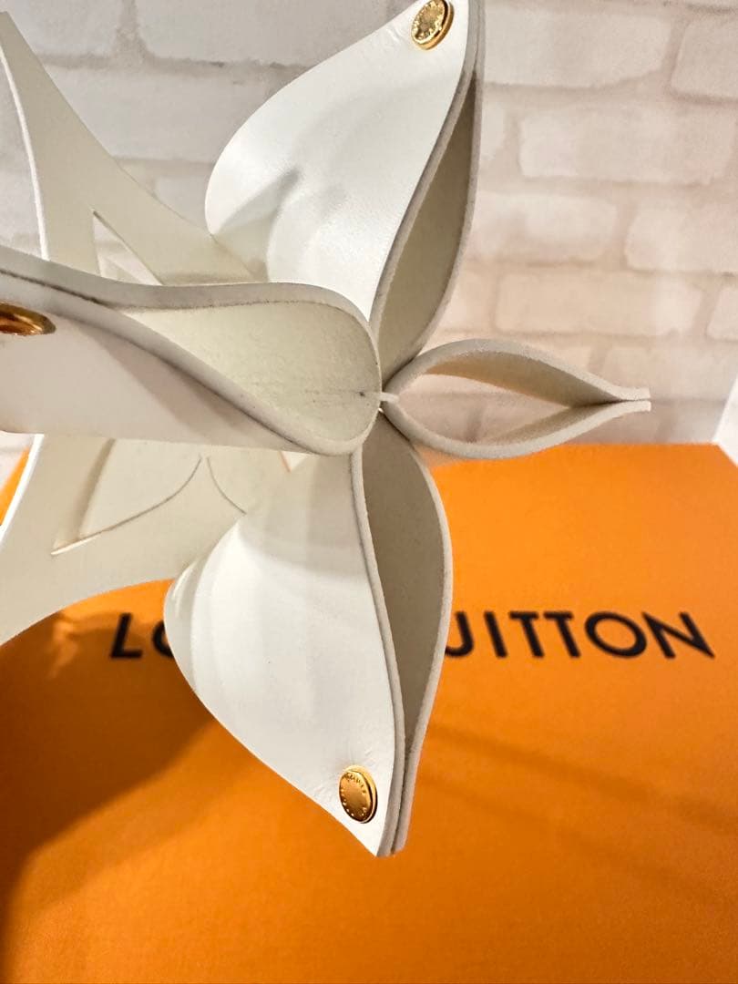 ぶ*ー様 Louis Vuitton Origami Flower