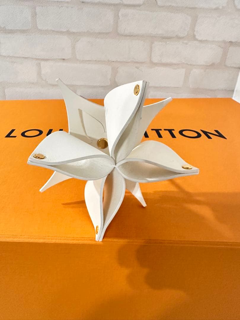 ぶ*ー様 Louis Vuitton Origami Flower