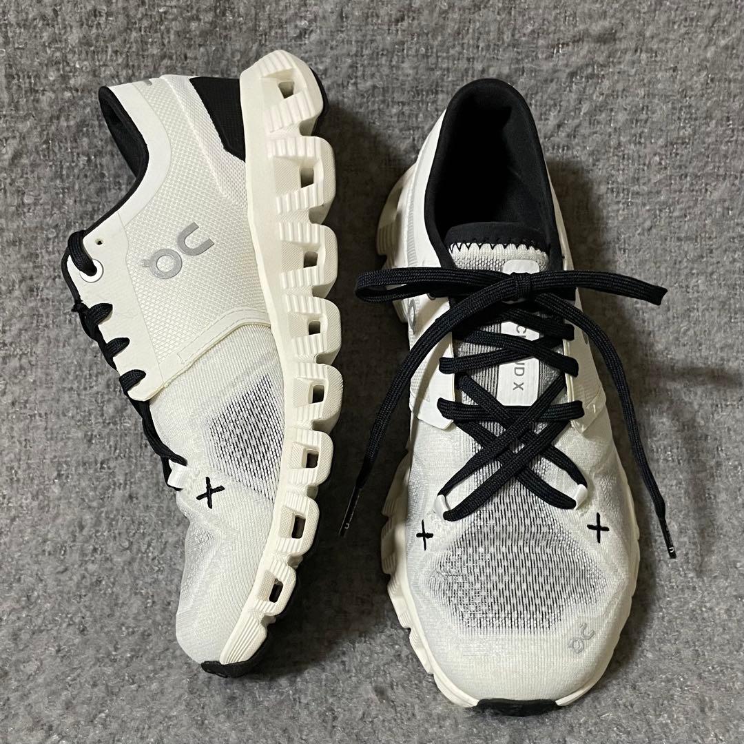 On Cloud X スニーカー 23cm ホワイト 正規品