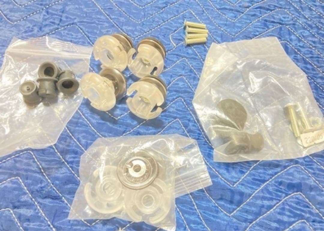 NV350キャラバン　ラッゲジレールユーティリティナット4個＋新品未使用2個