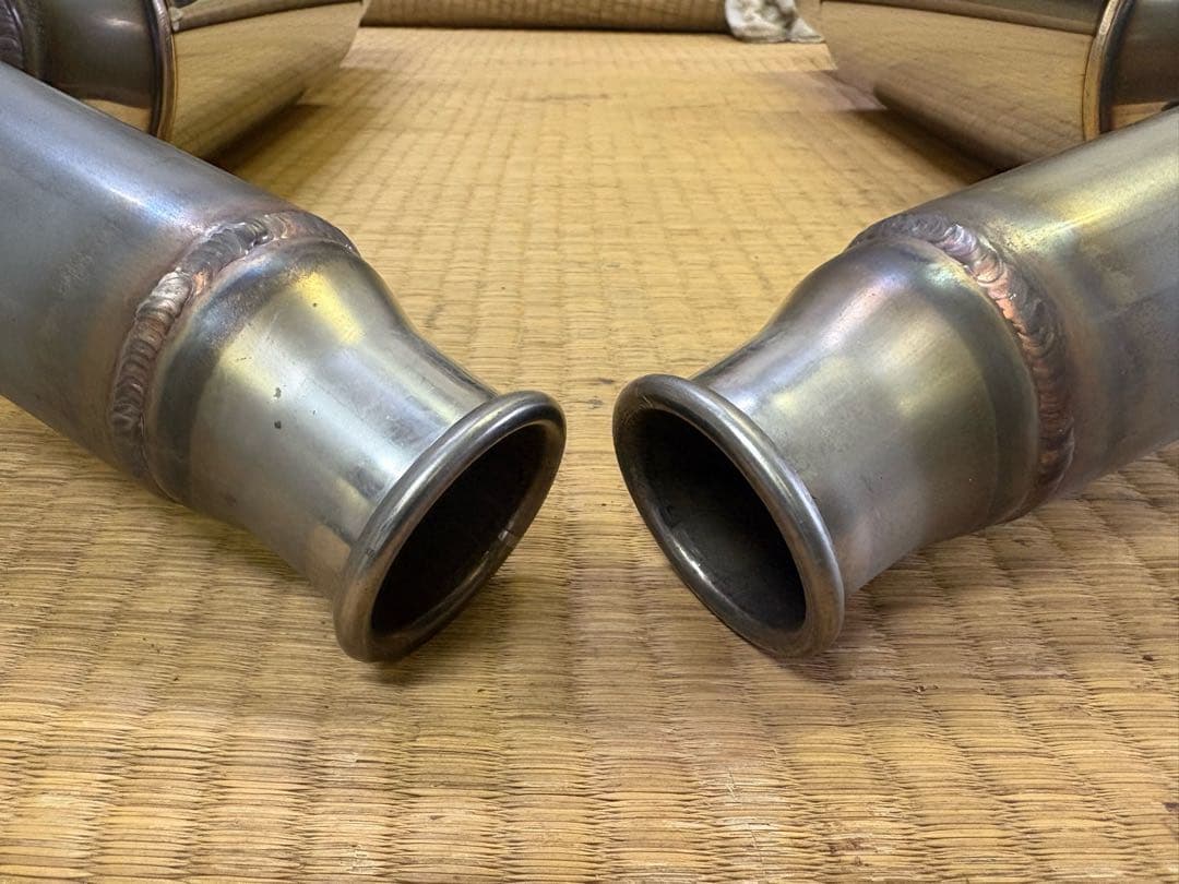 日産　スカイラインセダン　リアピースマフラー　KV36