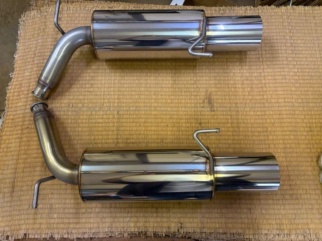 日産　スカイラインセダン　リアピースマフラー　KV36