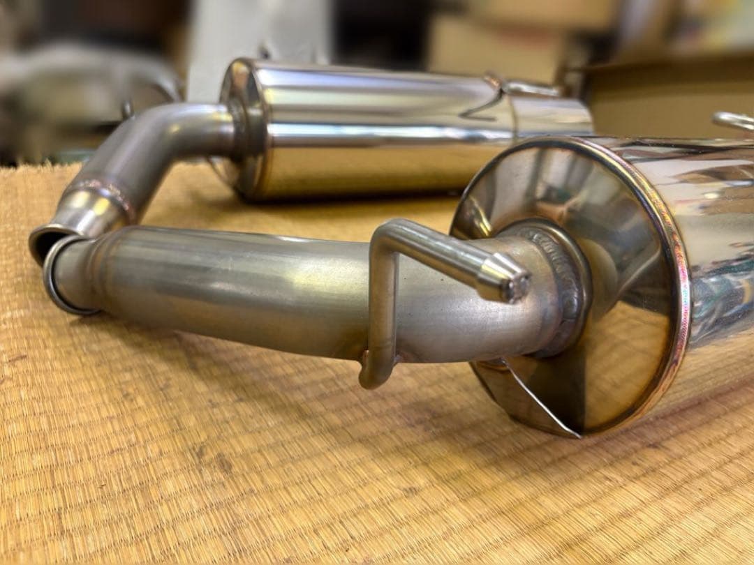 日産　スカイラインセダン　リアピースマフラー　KV36