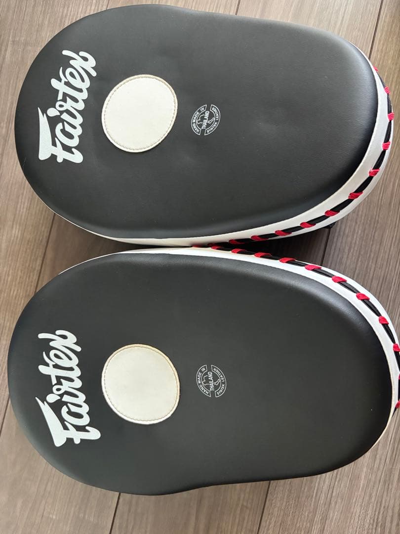 タイ製　Fairtexパンチングミット