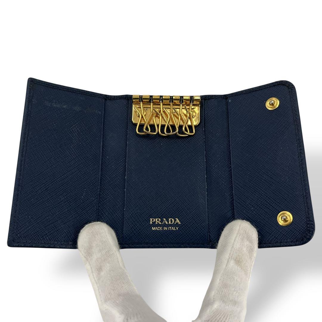 プラダ　キーケース　6連　メタルロゴ　サフィアーノレザー　ネイビー　男女兼用