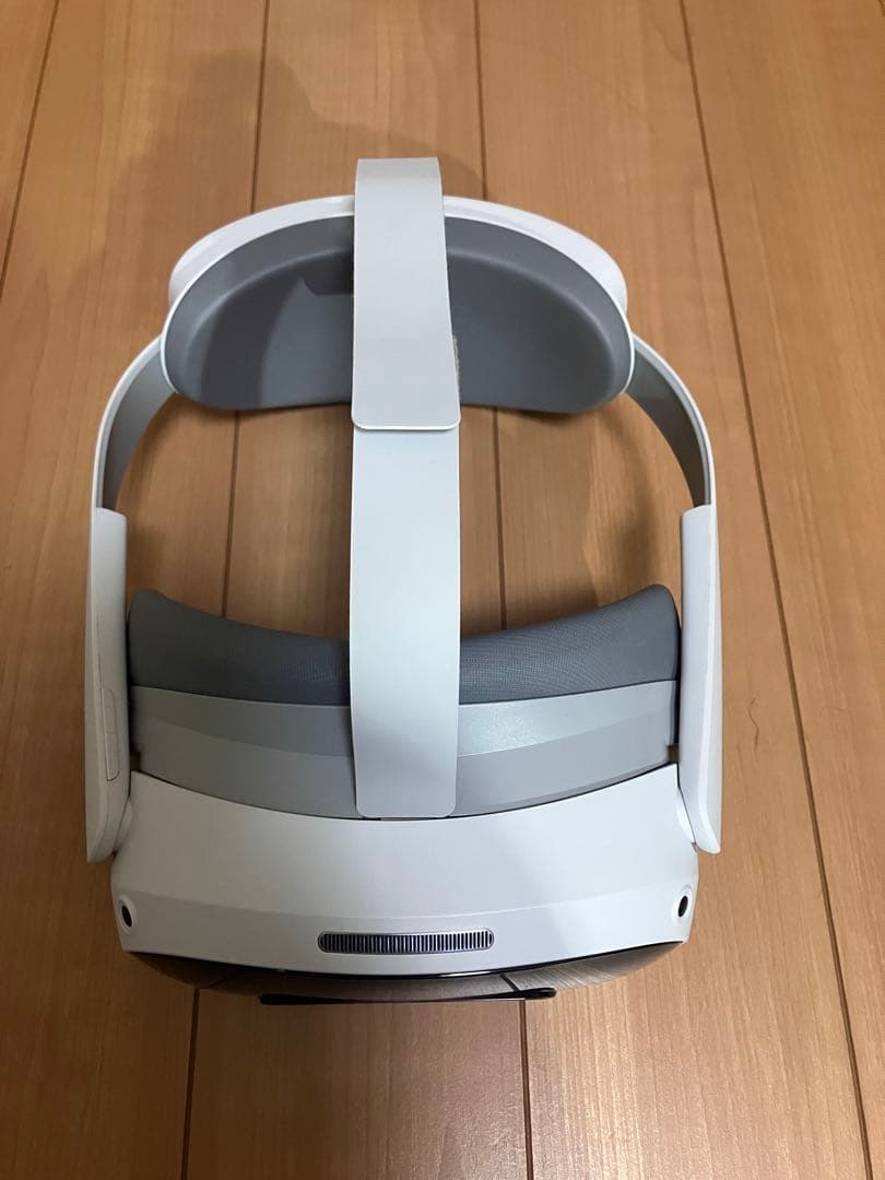 PICO4 Ultra 256GB＋モーショントラッカー×2セット(動作確認済)