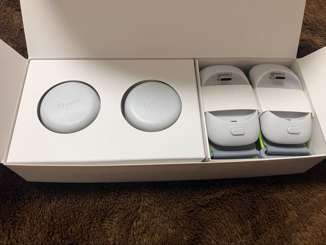 PICO4 Ultra 256GB＋モーショントラッカー×2セット(動作確認済)