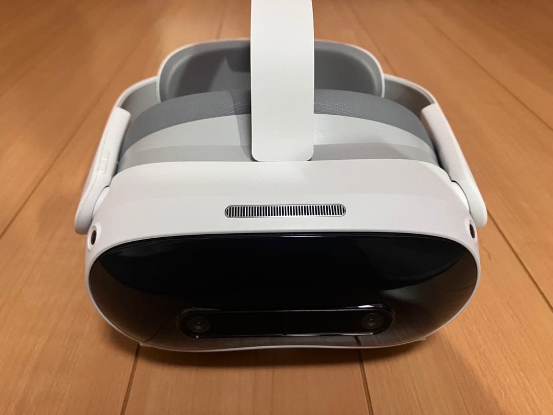 PICO4 Ultra 256GB＋モーショントラッカー×2セット(動作確認済)