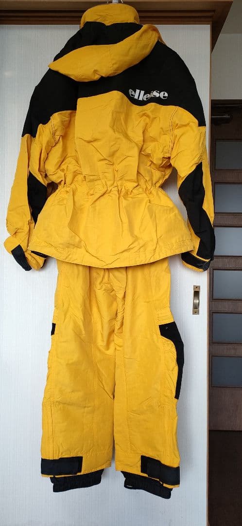 【3点セット】ellesse エレッセ ウェア 上下セット+グローブ（収納袋付）