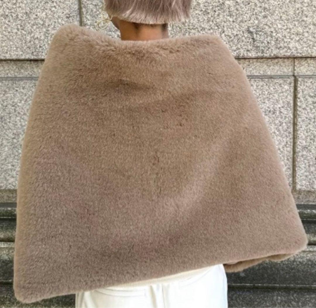 【新品】JENNE リッチボリュームファーケープ ベージュ