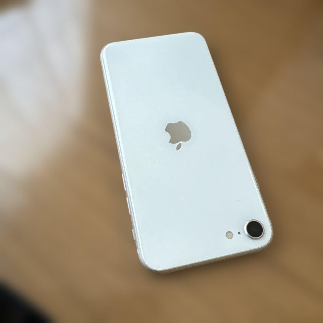 iPhone SE 第三世代　64GB ホワイト