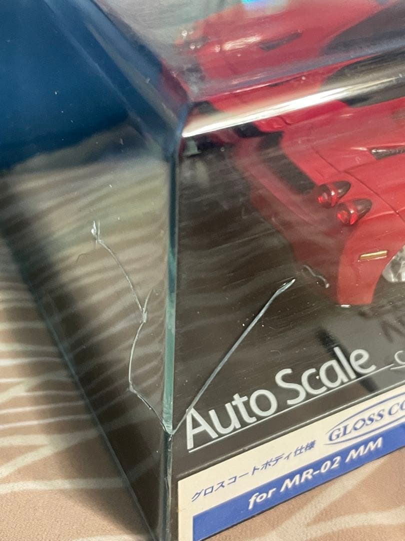 MINI-Z NissanとFerrari Enzoのラジコンカーセット。