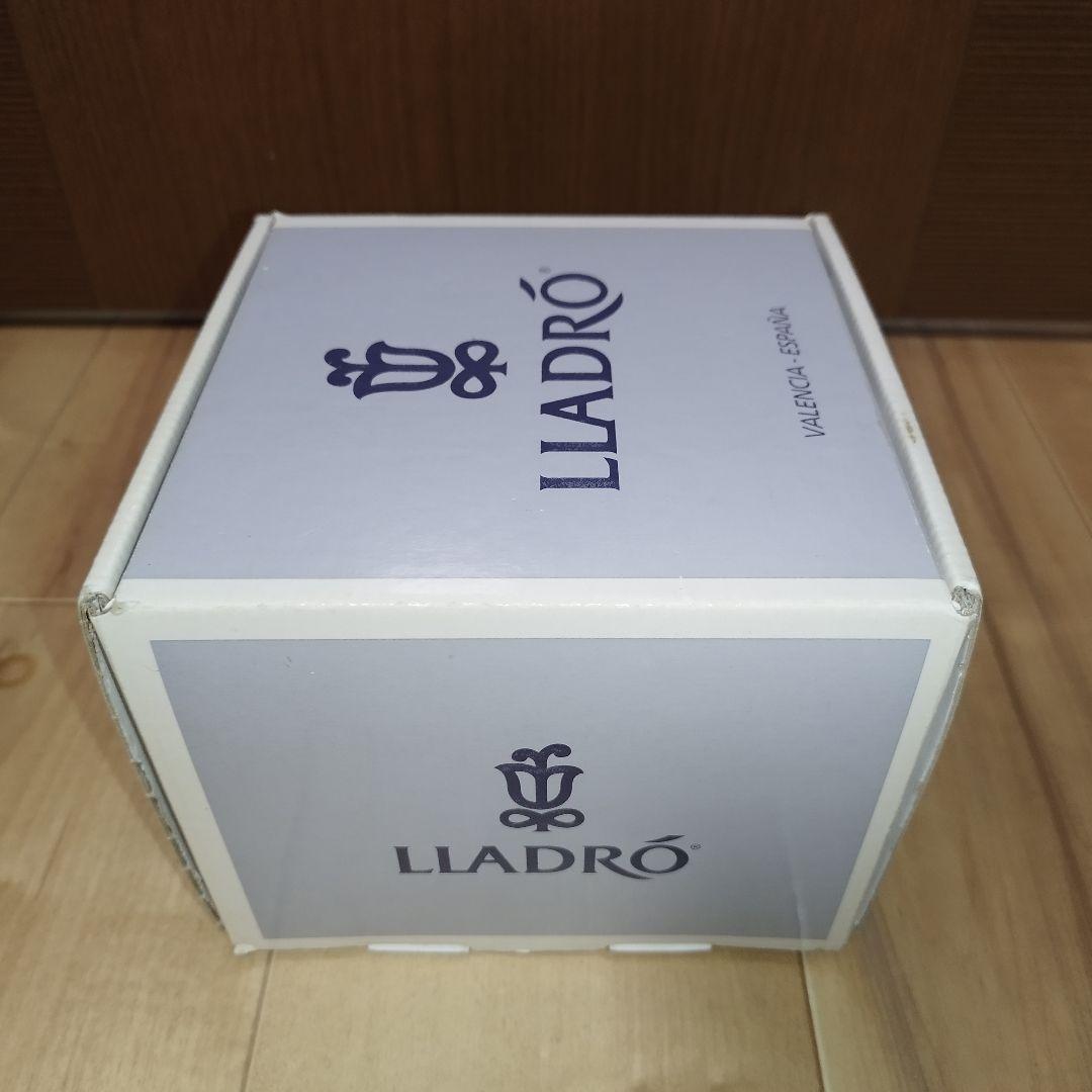 【美品】リヤドロ 6691 　女の子とデイジー花弁スカート