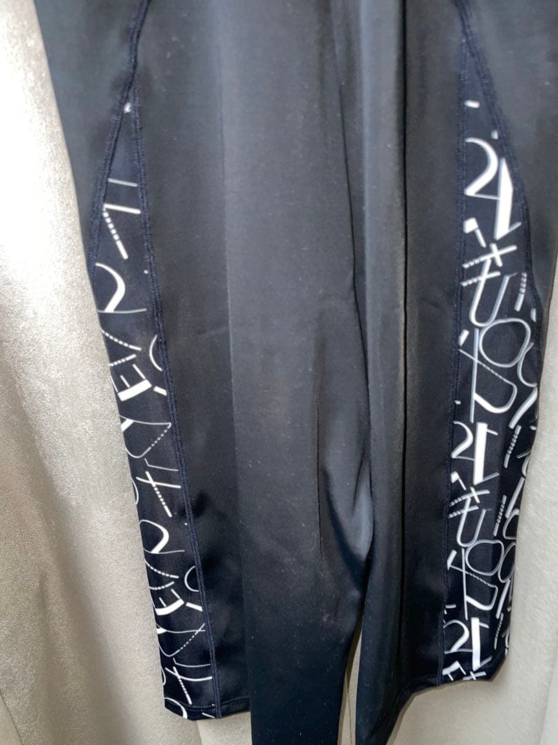 【新品未使用】ワコールスイムウェア　おなかシェイプタイプ　SFR433