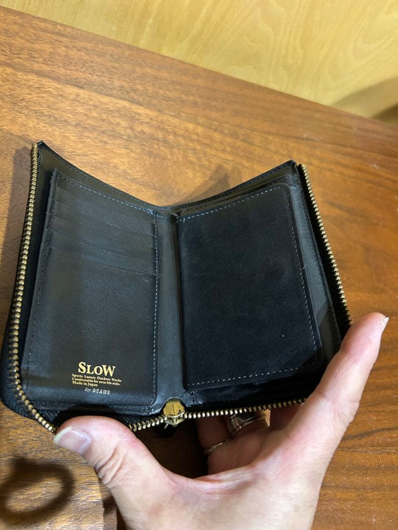 SLOW BEAMSブラック 栃木レザー 二つ折り財布