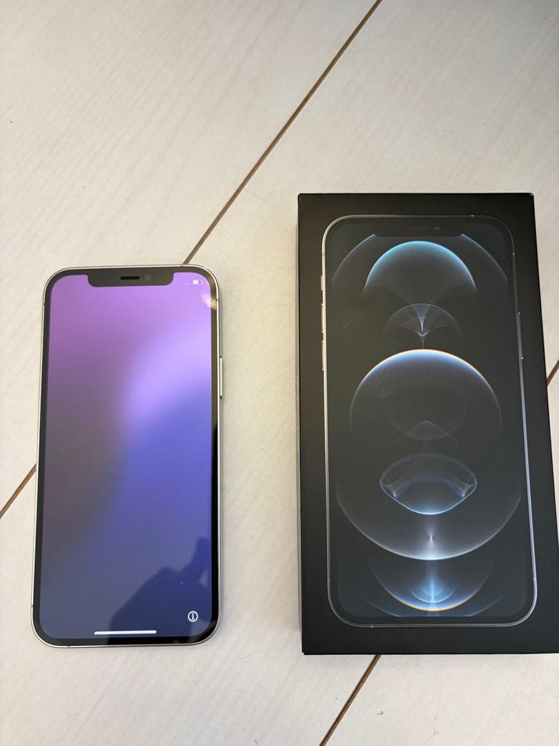 iPhone12 pro 128GB シルバー　SIMフリー