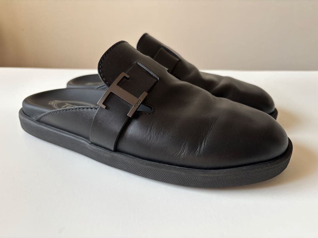TOD'S（トッズ） スリッパ　ブラックレザー made in Italy