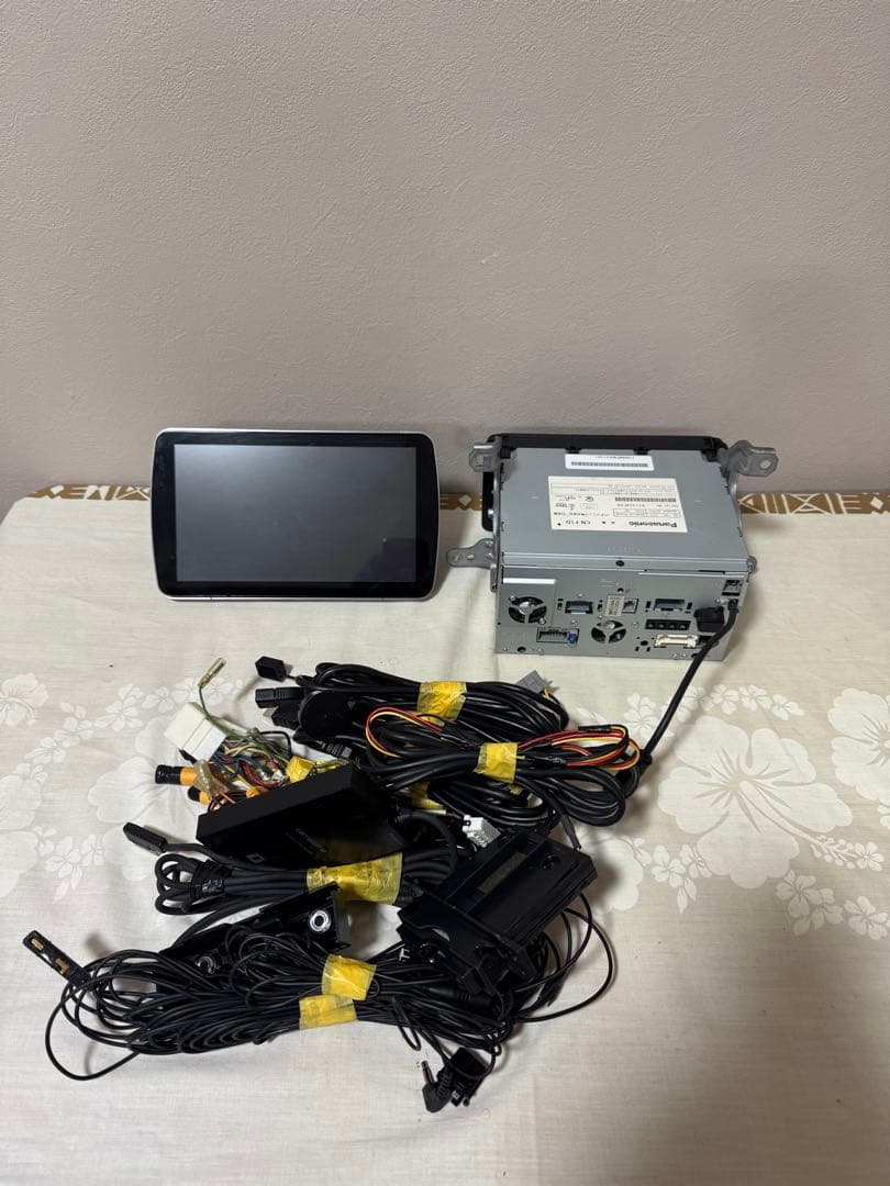 Panasonic CN-F1D 地図カードは紛失のため付属しません。.