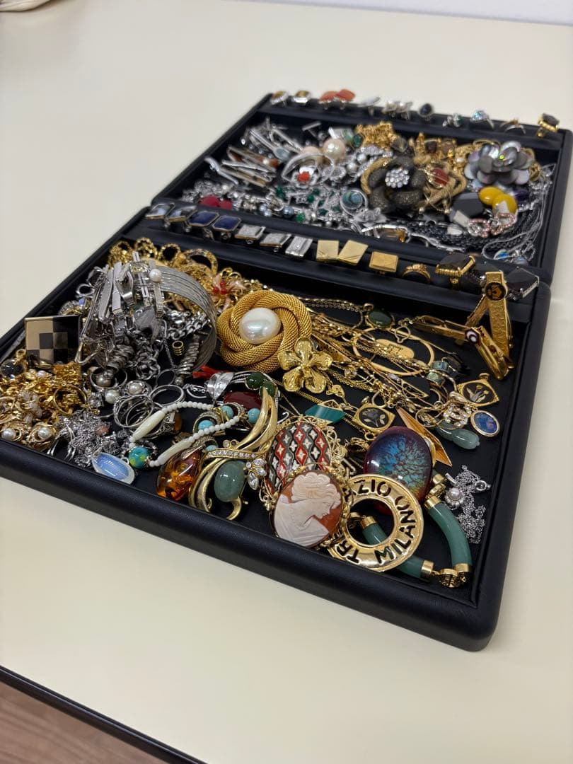 アクセサリー 豪華まとめ売り 1.4kg 大量 高級感◎ リメイクにも