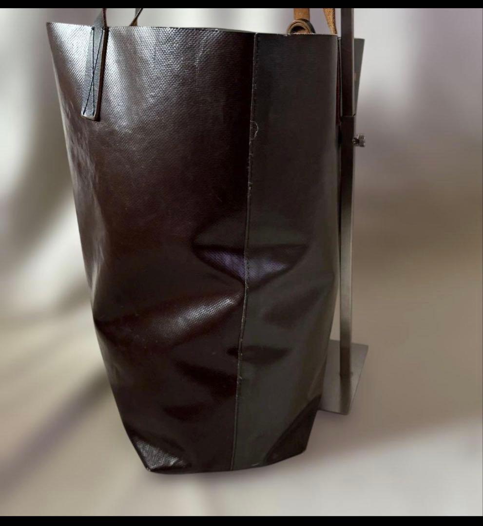 レア✨マルニ　トートバッグ　A4 大容量　PVC バイカラー　肩掛　チャーム