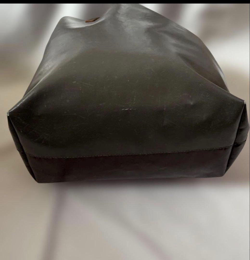 レア✨マルニ　トートバッグ　A4 大容量　PVC バイカラー　肩掛　チャーム