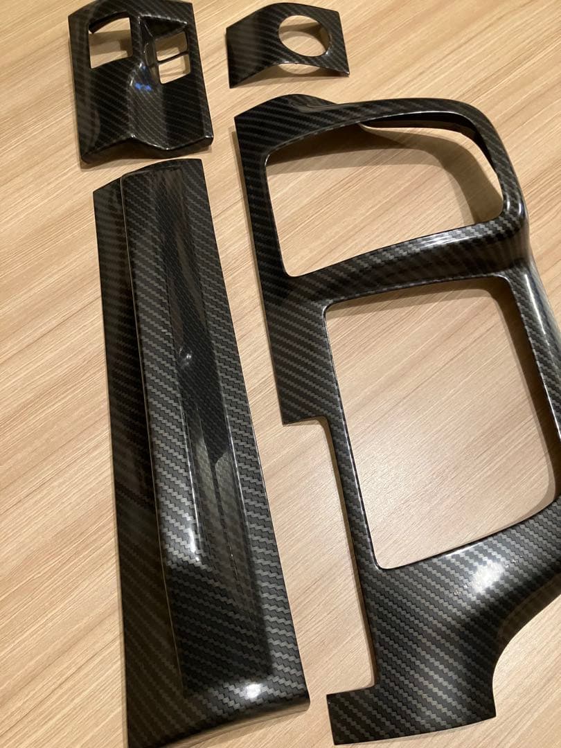 キャラバン Body Lineダッシュパネル【ボディーライン】used カーボン