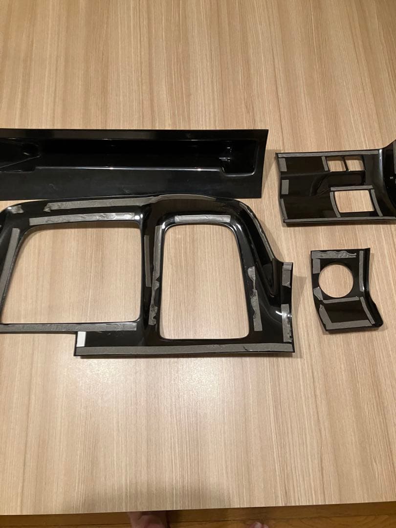 キャラバン Body Lineダッシュパネル【ボディーライン】used カーボン